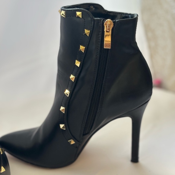 Catherine Malandrino Shoes - Catherine Malandrino Black Studded Ankle Boots Gold Studs Size 6.5 M